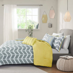 Fast Furnishings King Grey Yellow Chevron Comforter
