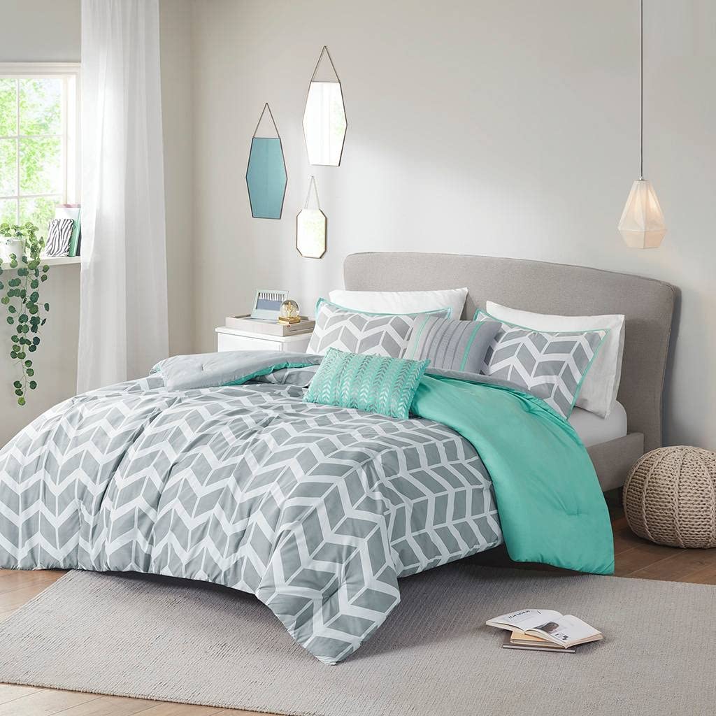 Full/Queen Reversible Chevron Comforter Set Grey Aqua