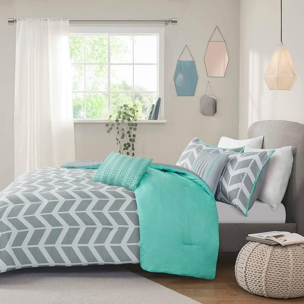 FastFurnishings King Grey White Aqua Chevron Set