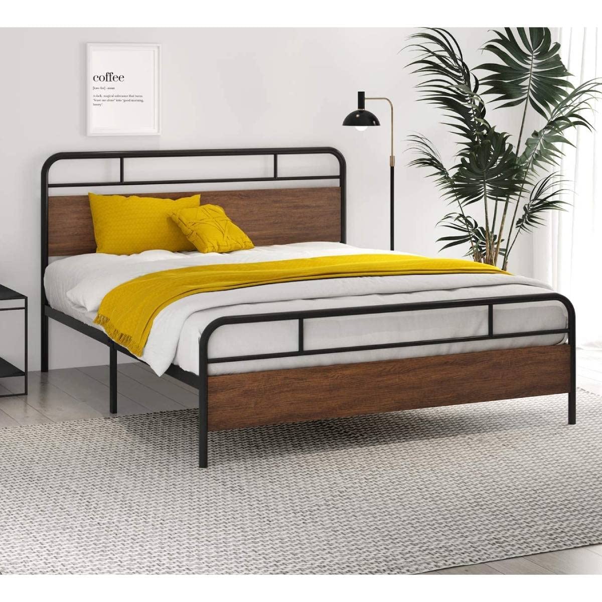 Fast Furnishings Queen Metal Wood Bed with Footboard